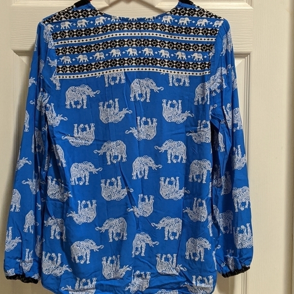 Crown & Ivy Velvet Trimmed Women's Top Size Sm - Picture 2 of 9